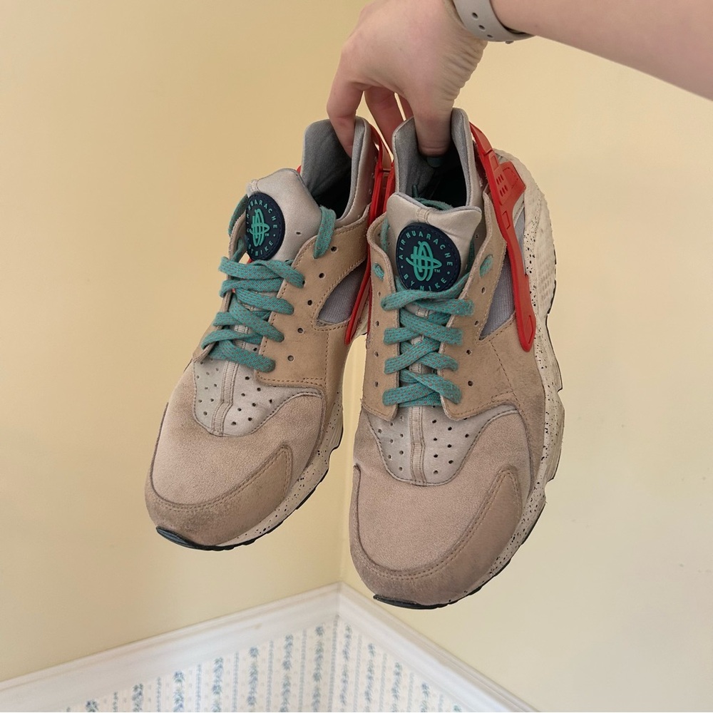 Nike Sneakers - Picture 2 of 11